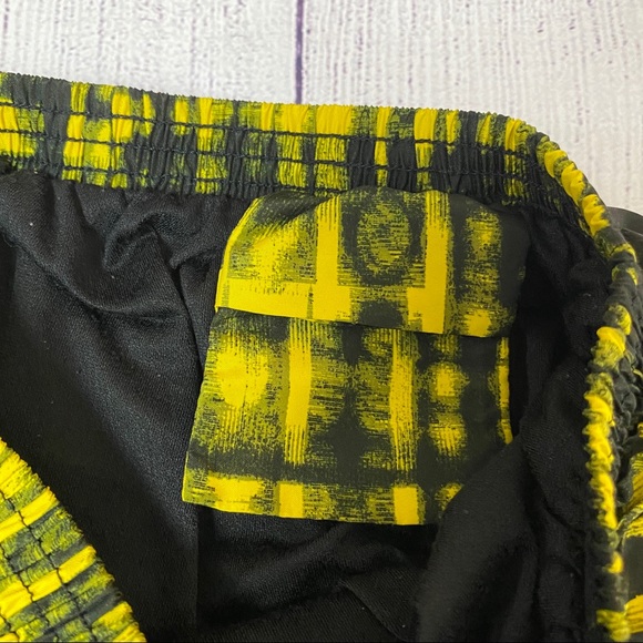 🌟Nike Athletic Running Shorts Yellow Black - Picture 5 of 8